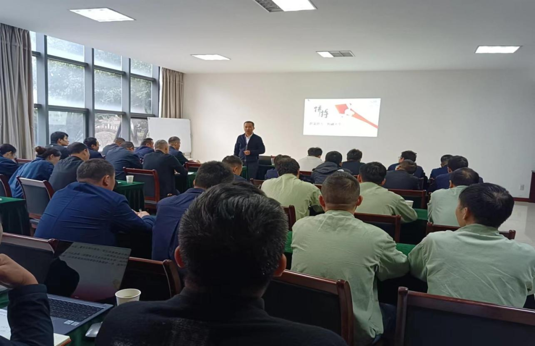 Ⱥ��Ⱥ�� ���ڹ���|��ҵװ�ι�����ѵ