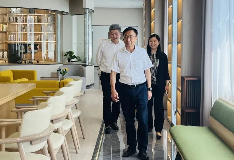 ��ɽ����ЭҶ������ϯһ��ݰ�ٲ�ҵ���Ž���ίԱ�߷�