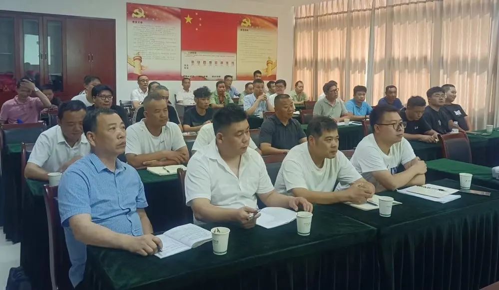 ˫ѵ����  �����ɳ���ʯ|��ҵװ�ο�չϵ����ѵ�